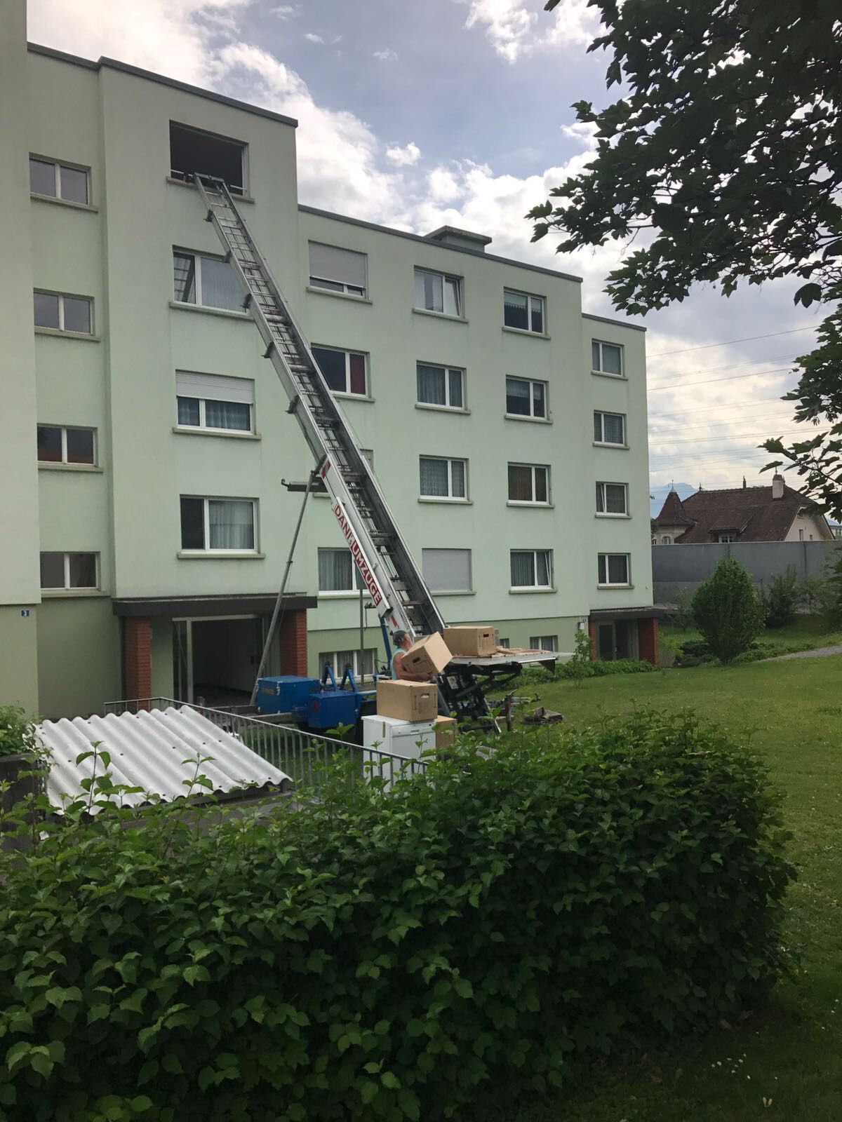 Dani's Umzüge Sargans - Möbellift, Aussenlift