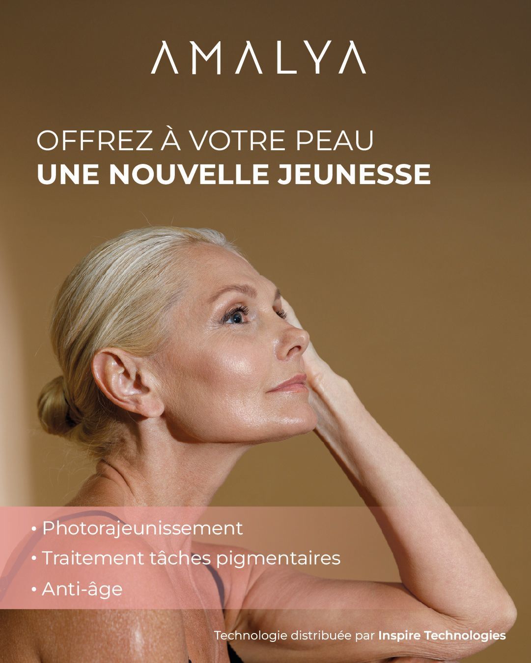 Publicité pour les soins de la peau Amalya : une femme se touche le visage sur fond beige. Le texte évoque la jeunesse retrouvée et les bienfaits anti-âge.