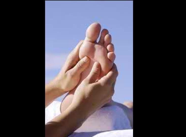 Thérapie manuelle au niveau des pieds - Réflexologie Besson