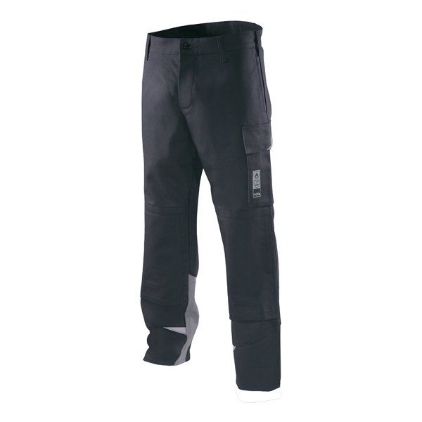 Schwarze Arbeitshose mit Cargotasche und reflektierendem Detail am Bein.
