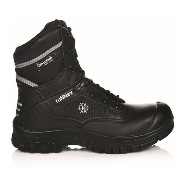 Schwarzer isolierter Arbeitsstiefel mit Schnürsenkeln und Profilsohle.