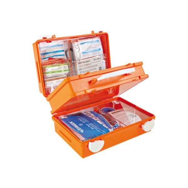 Orangefarbener, offener Erste-Hilfe-Kasten mit medizinischem Bedarf.