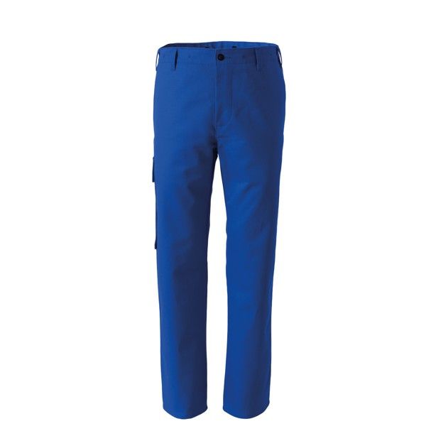 Blaue Arbeitshose mit mehreren Taschen, isoliert auf weißem Hintergrund.