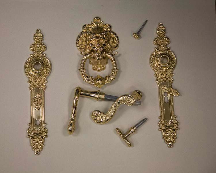 Türdrücker mit goldenem Aspekt