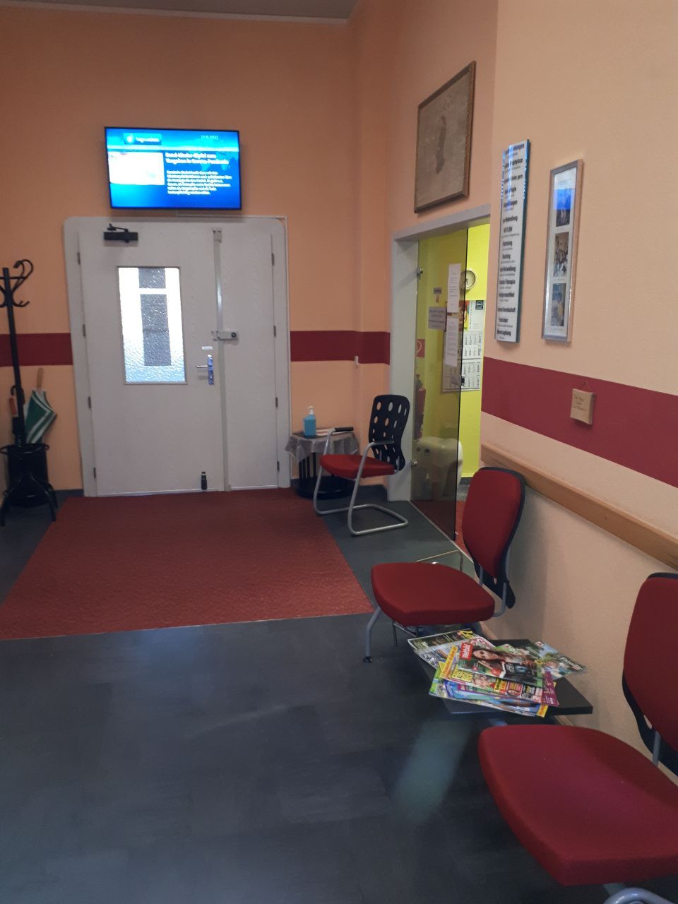 Wartebereich in der Zahnarztpraxis Helaß in Arnsdorf