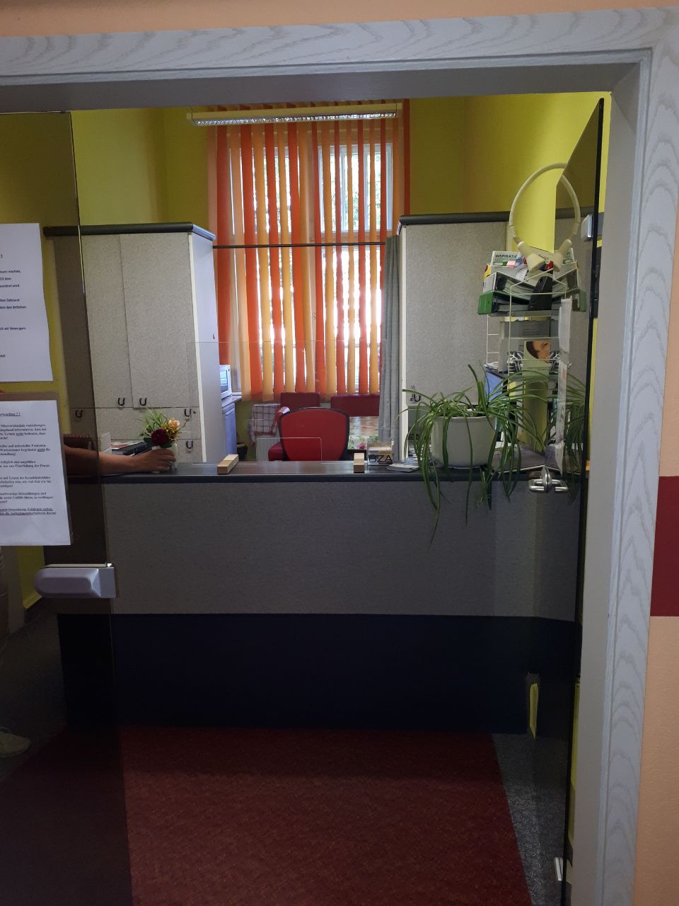 Eingangsbereich in der Zahnarztpraxis Helaß in Arnsdorf