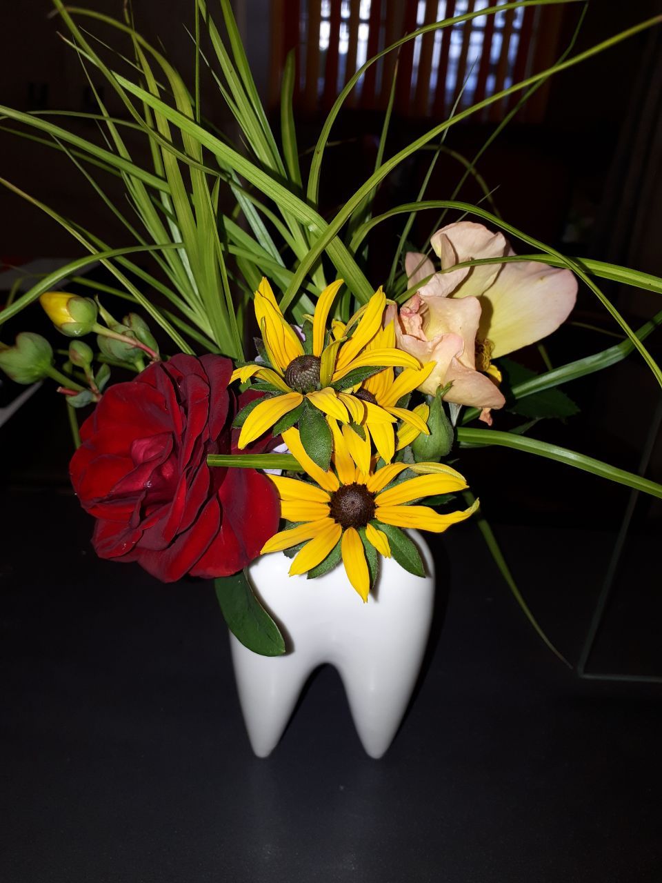 Blumen in der Zahnarztpraxis Helaß in Arnsdorf