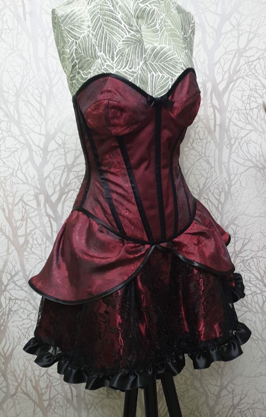 Faschingskostüm mit Korsage