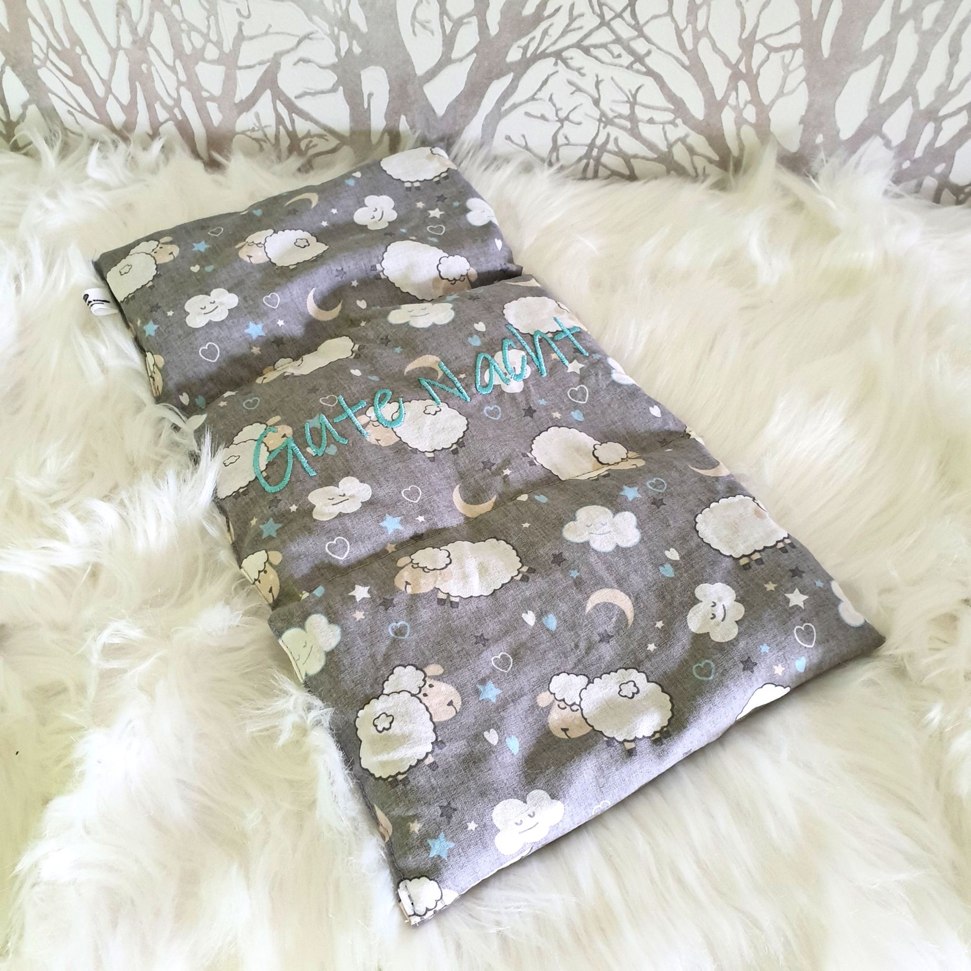 Kirschkernkissen mit Individueller Bestickung