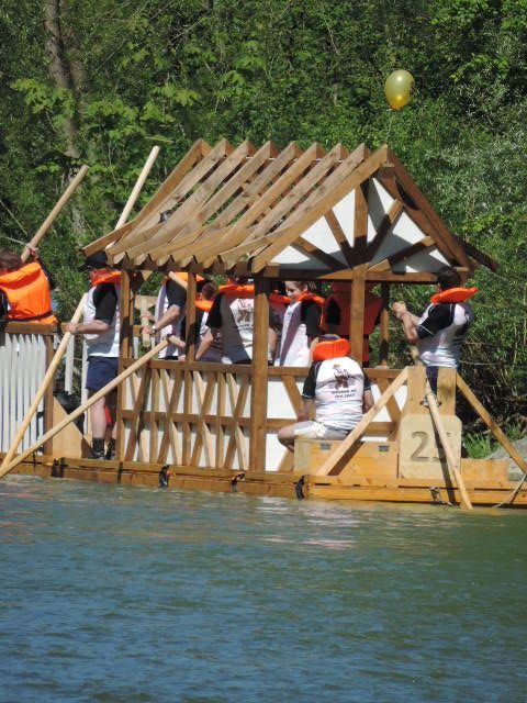 Haus auf Floss - Widmer AG Holzbau
