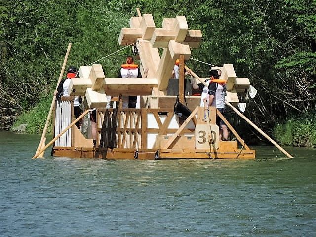 Haus auf Floss 2 - Widmer AG Holzbau
