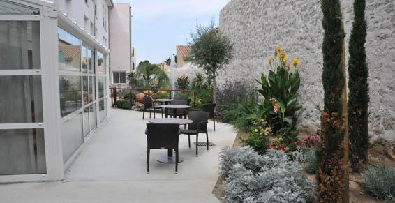 Résidence Service Le Colisée : service de pension complète