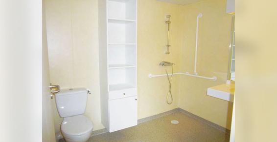 Salle de bains individuelle de la Résidence Service Le Colisée