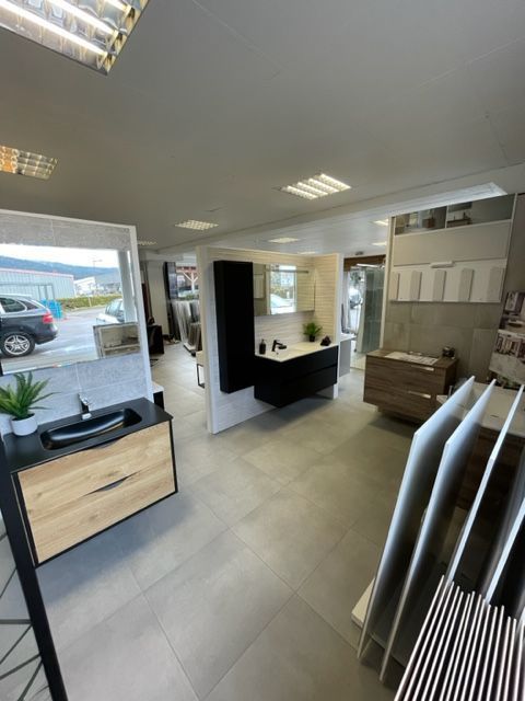 Des meubles de salle de bain