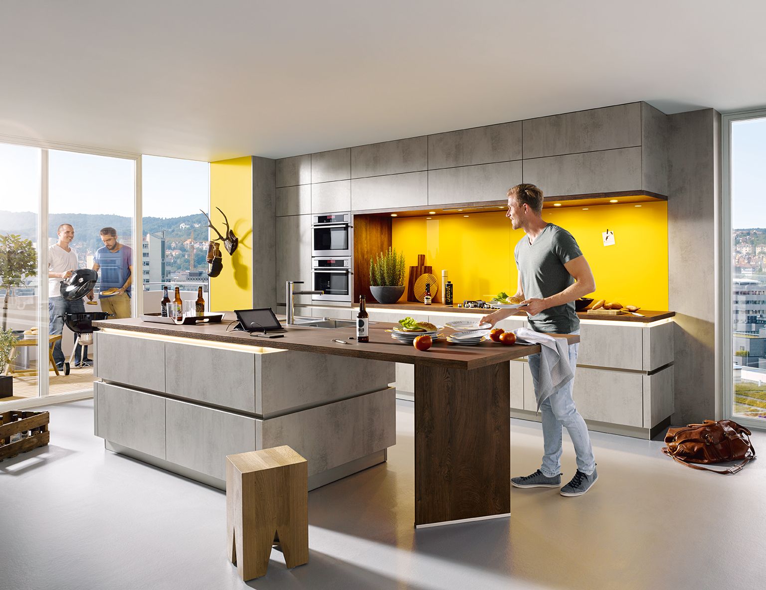 Küche mit gelb - Wernli AG - Oberentfelden