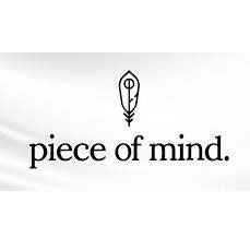 Schwarz-weißes Logo mit einer Feder über den Worten „piece of mind“.