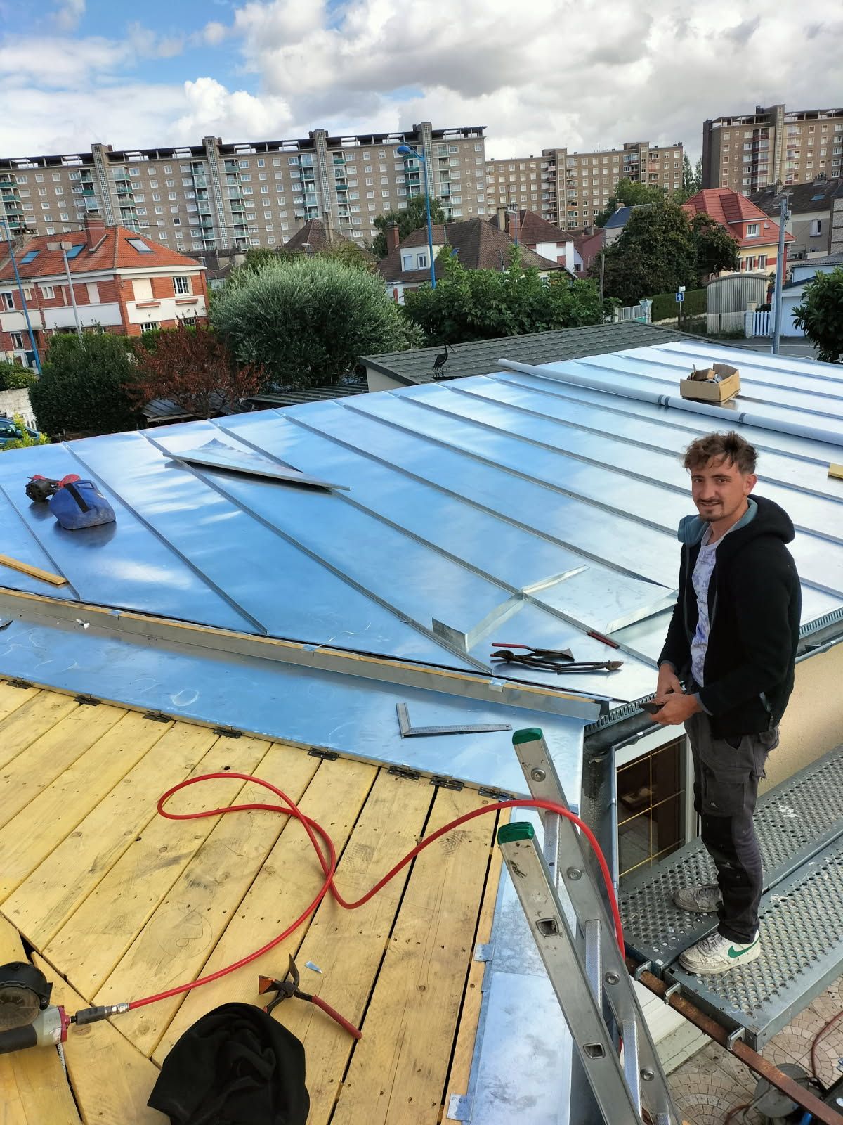 toiture en zinc naturel a joint debout