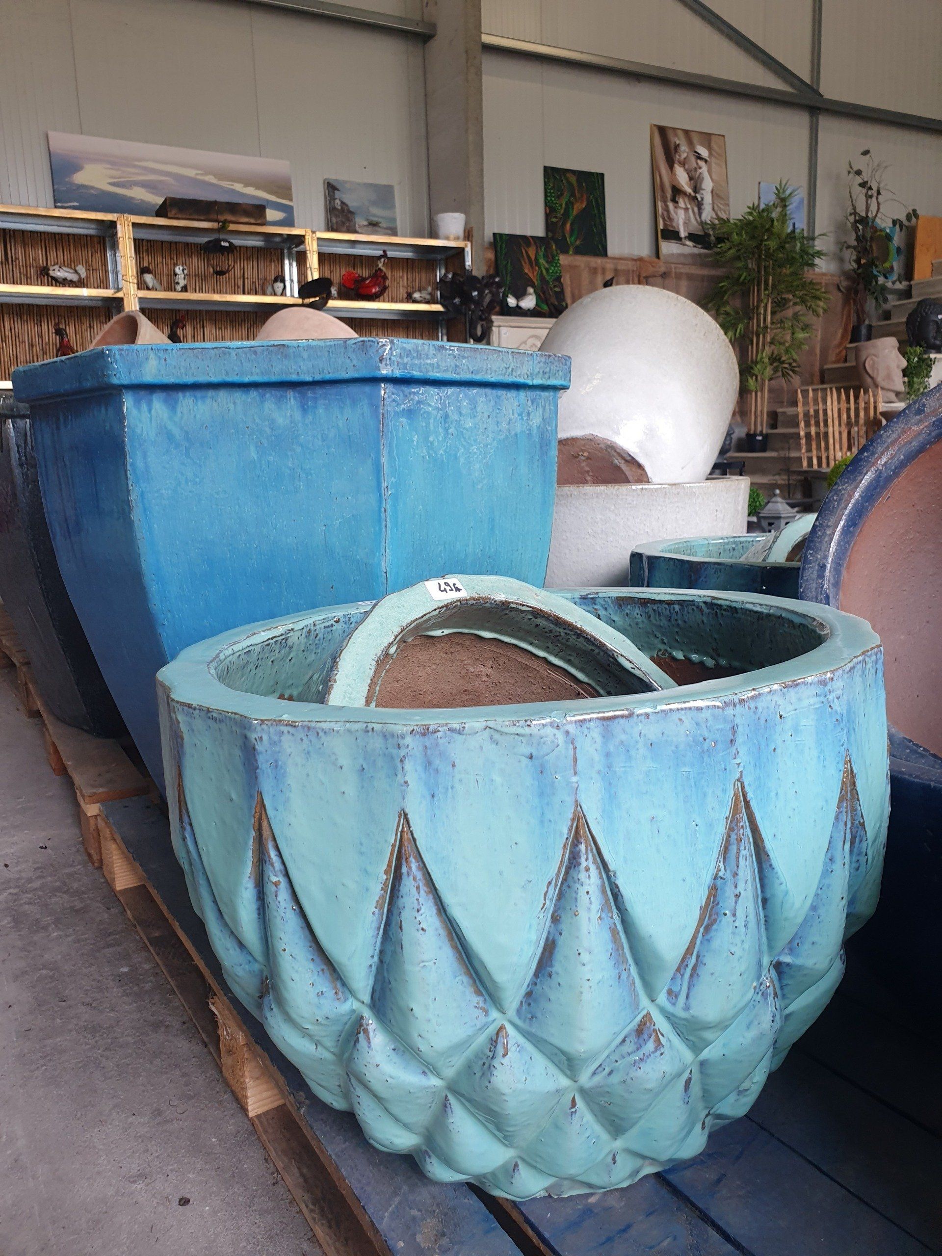 Grand pot en terre cuite bleu