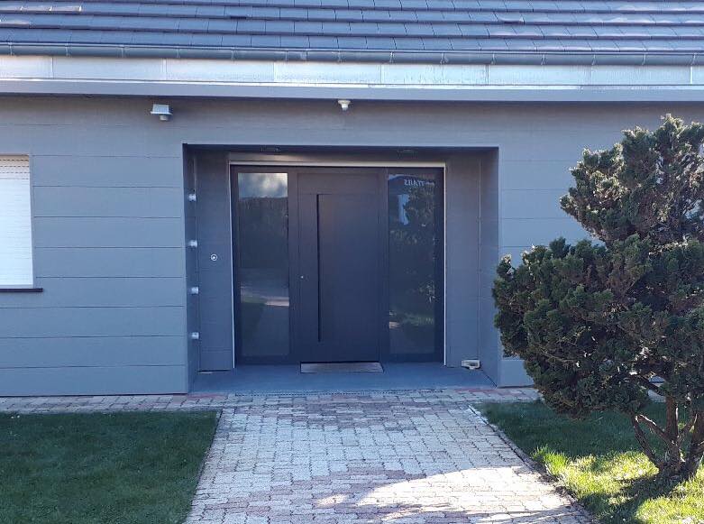 Porte aluminium sécurisée