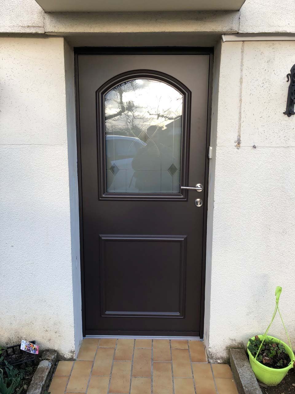 Porte d'entrée aluminium vitrée