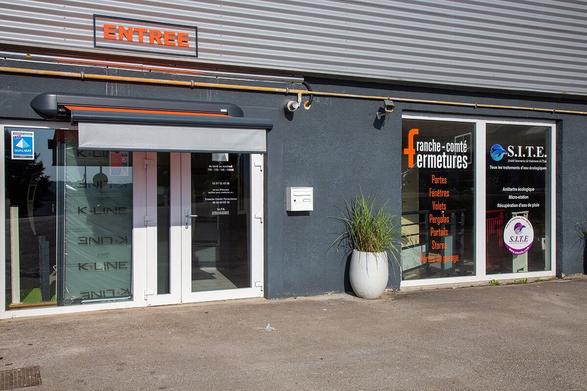 façade showroom