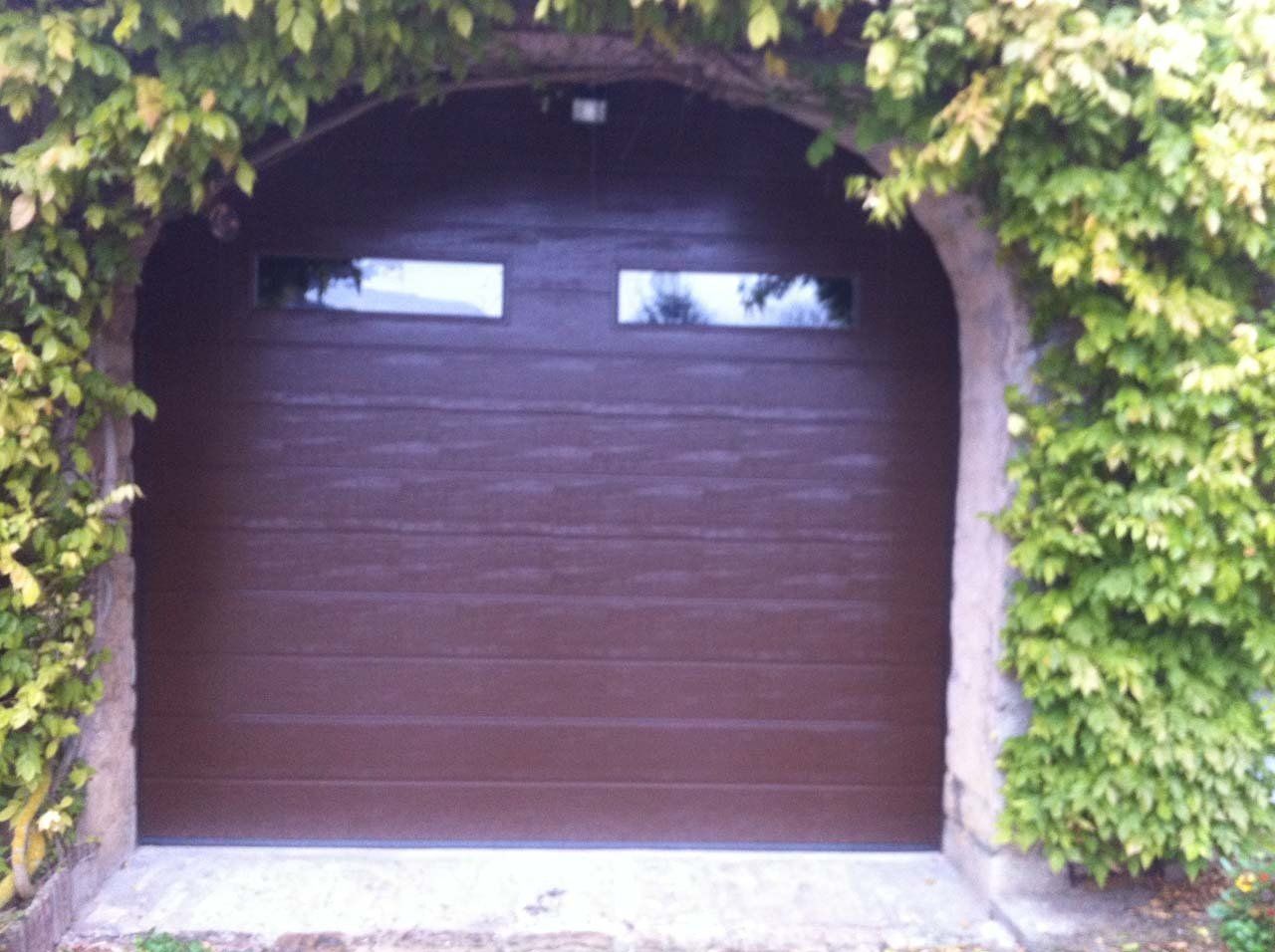 Porte de garage marron