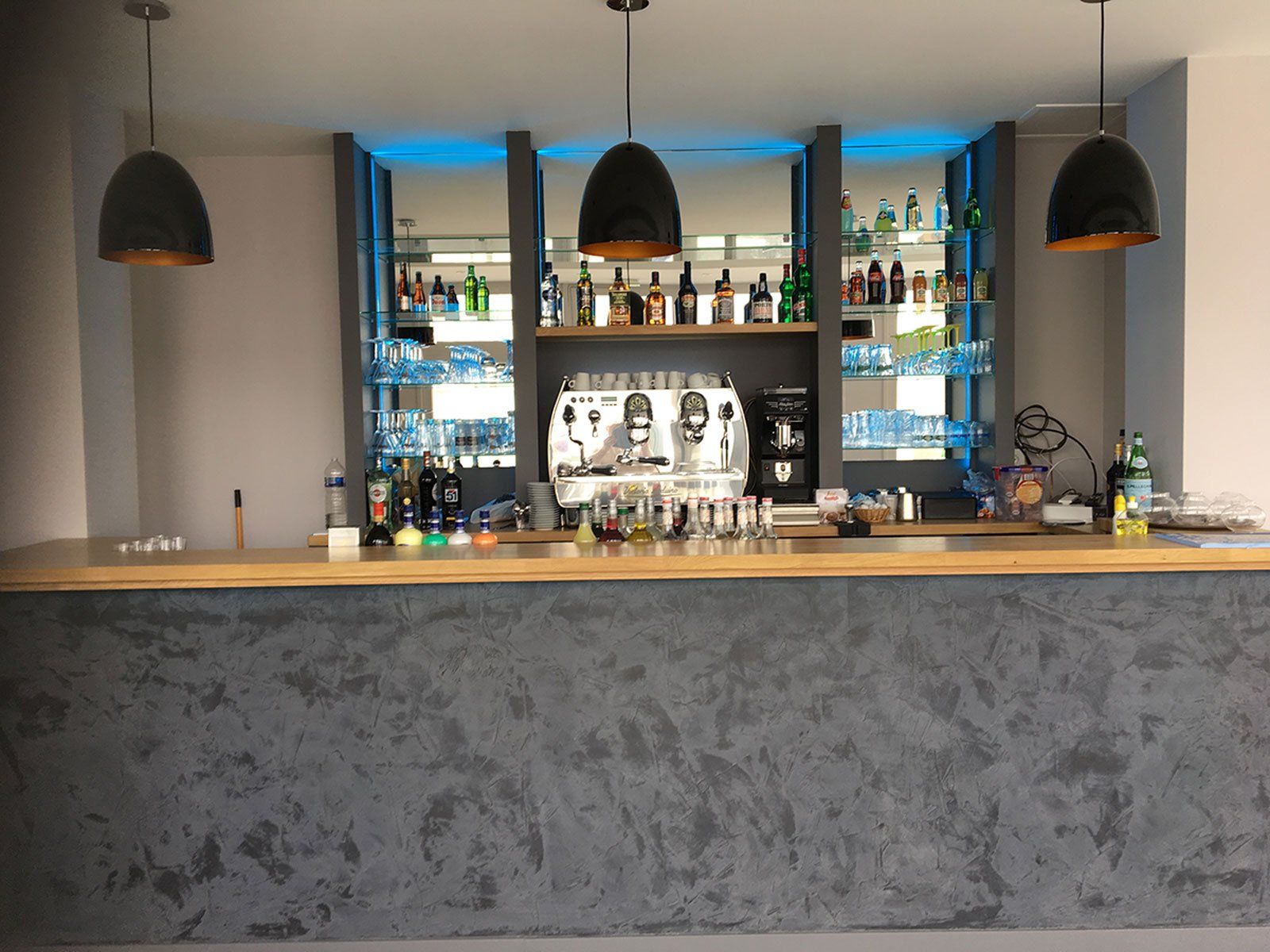 Peinture du bar d'un restaurant