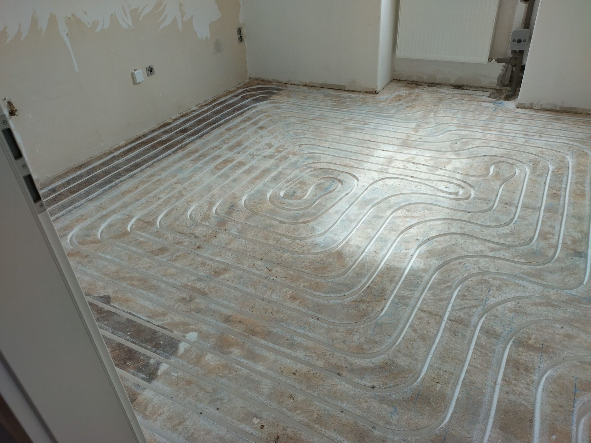 Ein Raum mit Fußbodenheizung.