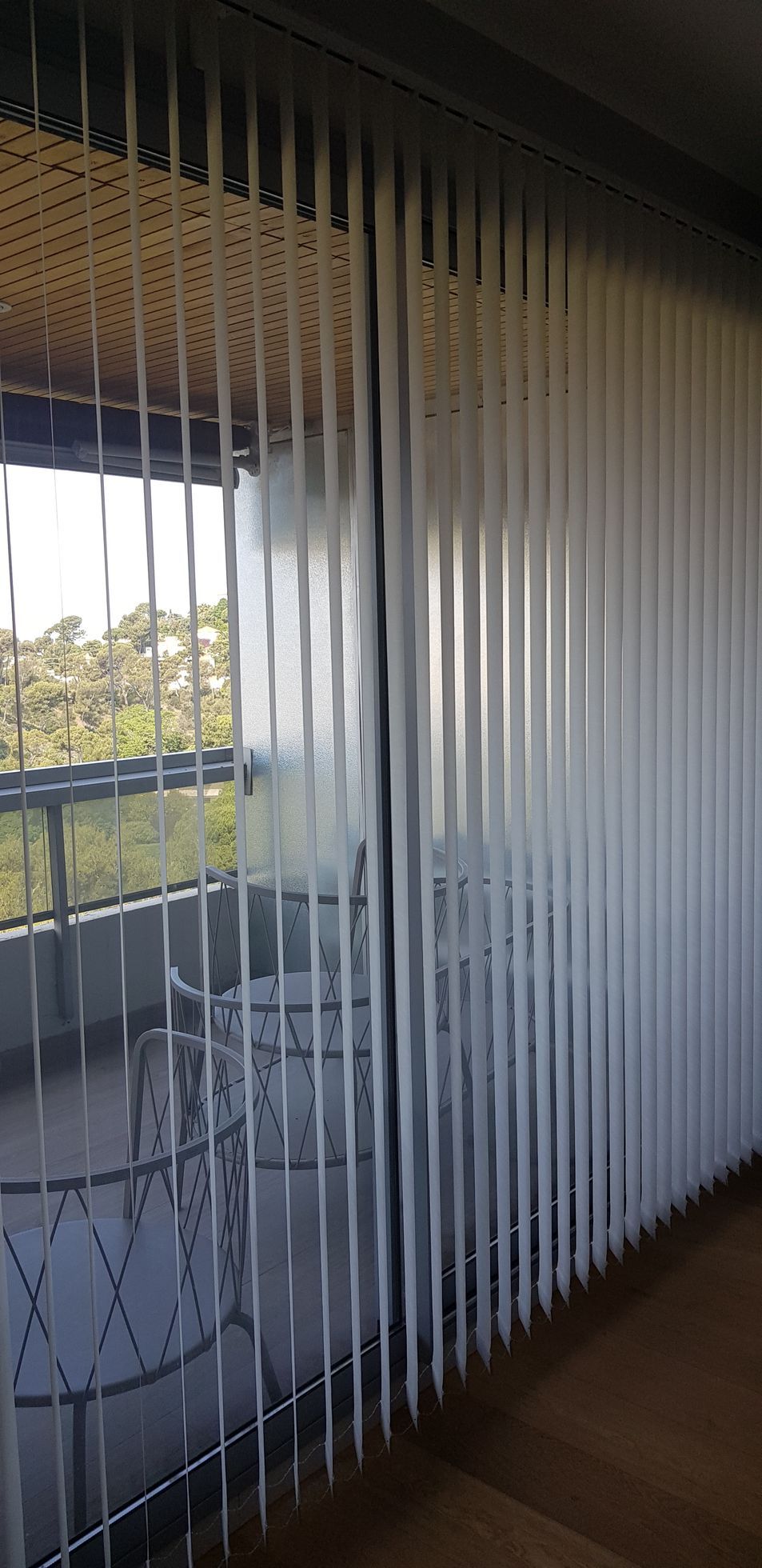 Stores intérieurs en très gros plan.