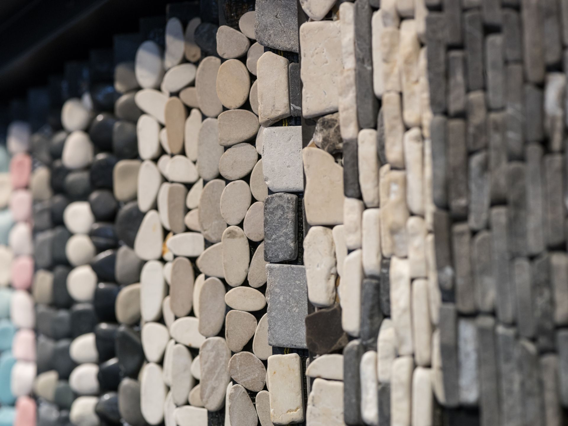 Rangées de pierres naturelles