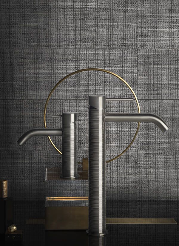 Robinets modernes de deux tailles différentes