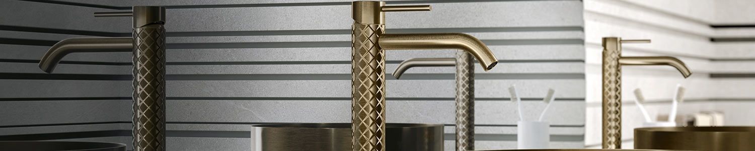 Robinet moderne doré