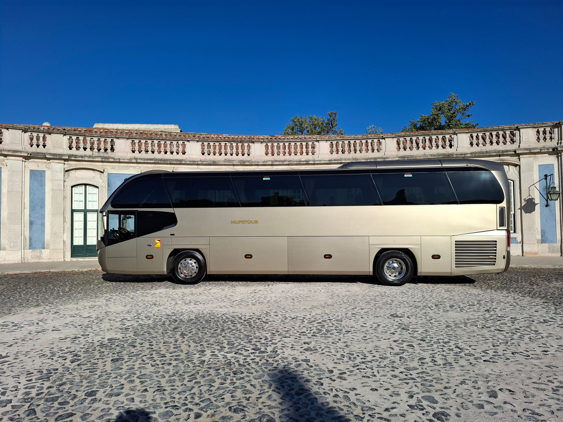 Hupstour - Aluguer de autocarros