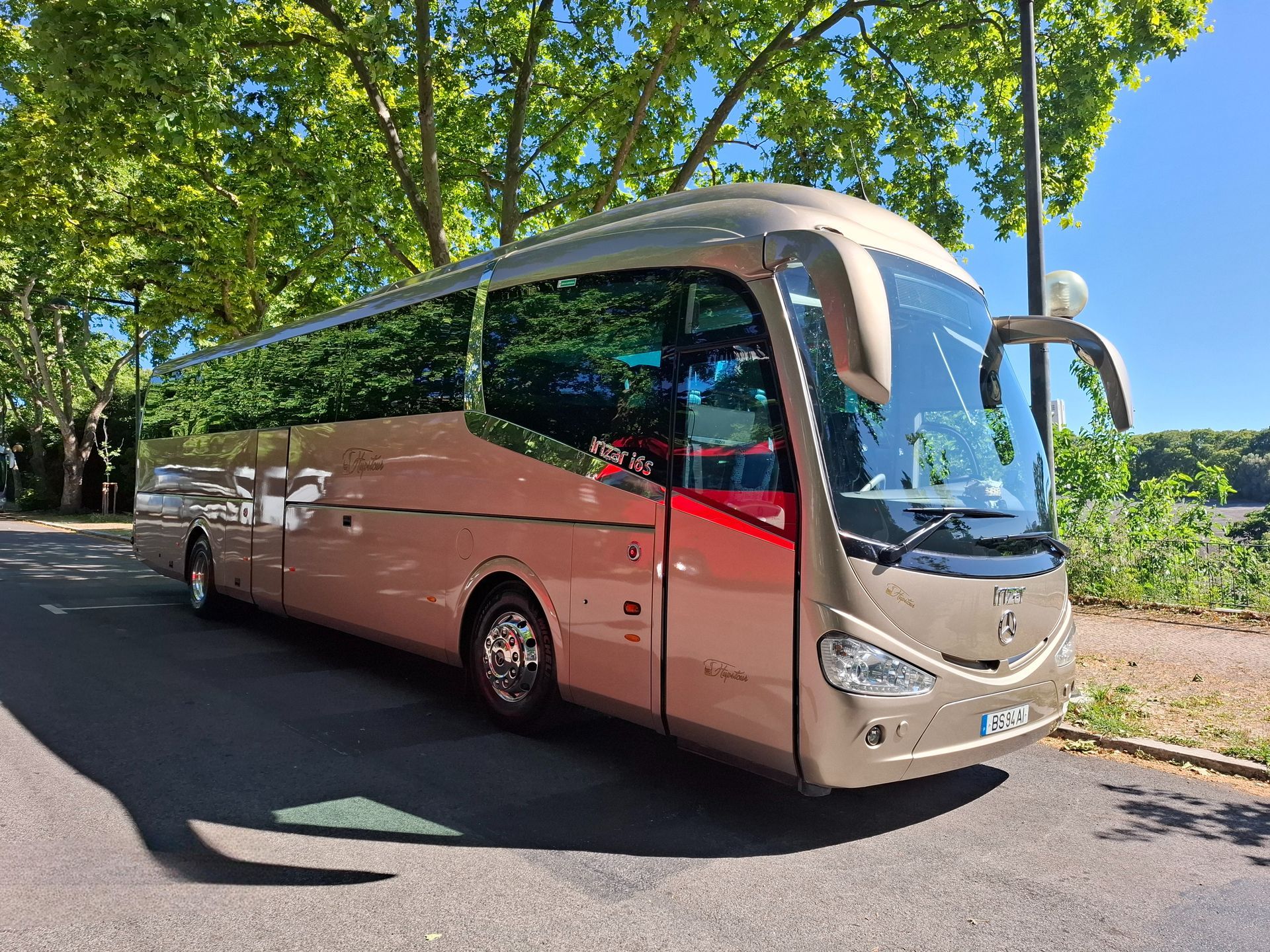 Hupstour -  Transporte de Passageiros 