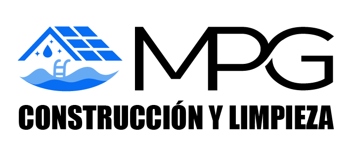 Logotipo de MPG Construcci&oacute;n y Limpieza que muestra un techo azul y un icono de piscina junto a texto negro 