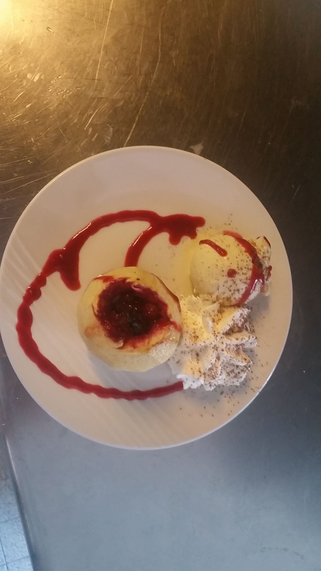 Pomme au four farcie aux fruits rouges