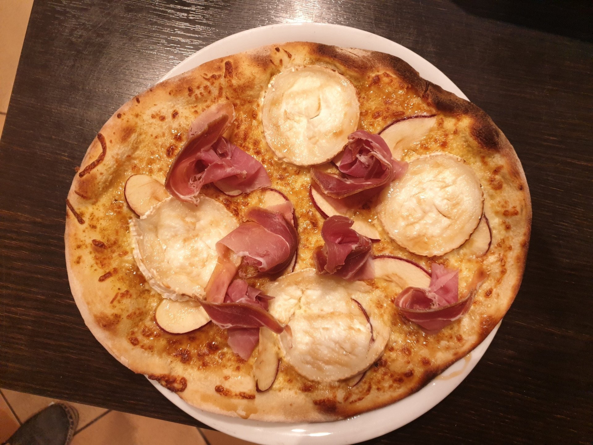 Pizza chèvre et pommes