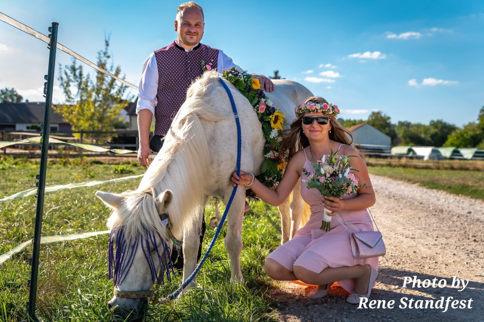 Pusteblume – Blumen und Geschenke – Brautpaar