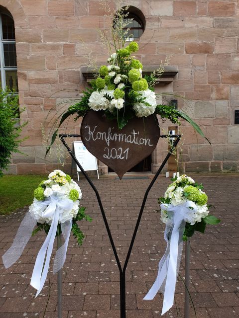 Pusteblume – Blumen und Geschenke – Blumenschmuck