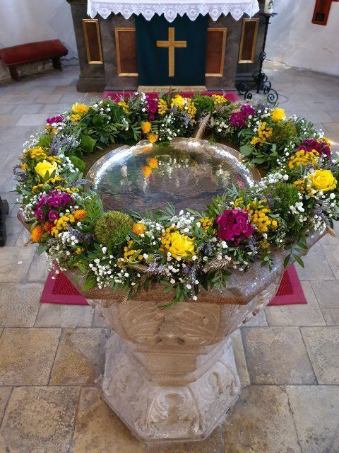 Pusteblume – Blumen und Geschenke – Blumenschmuck