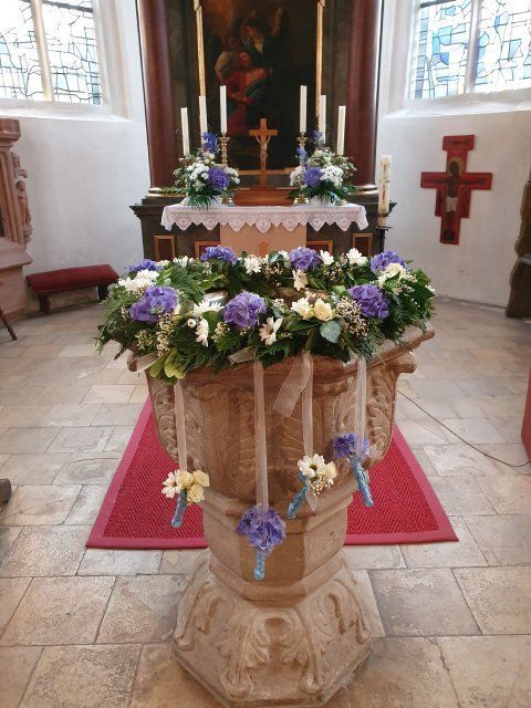 Pusteblume – Blumen und Geschenke – Blumenschmuck