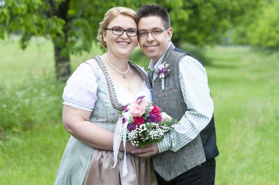 Pusteblume – Blumen und Geschenke – Brautpaar