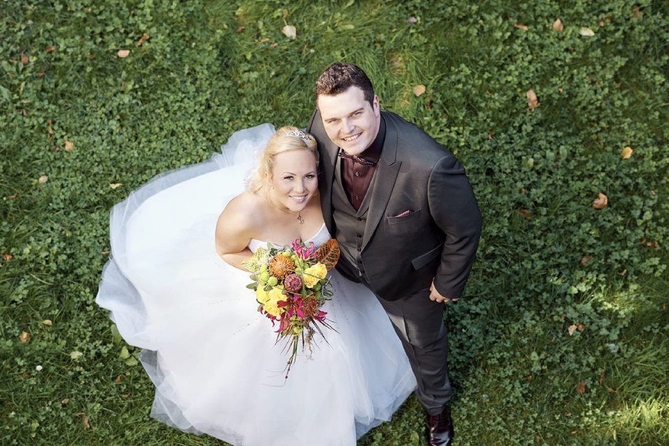 Pusteblume – Blumen und Geschenke – Brautpaar