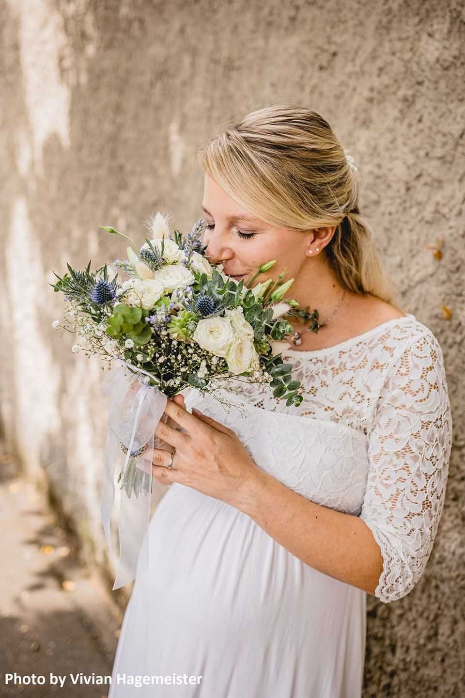 Pusteblume – Blumen und Geschenke – Brautpaar