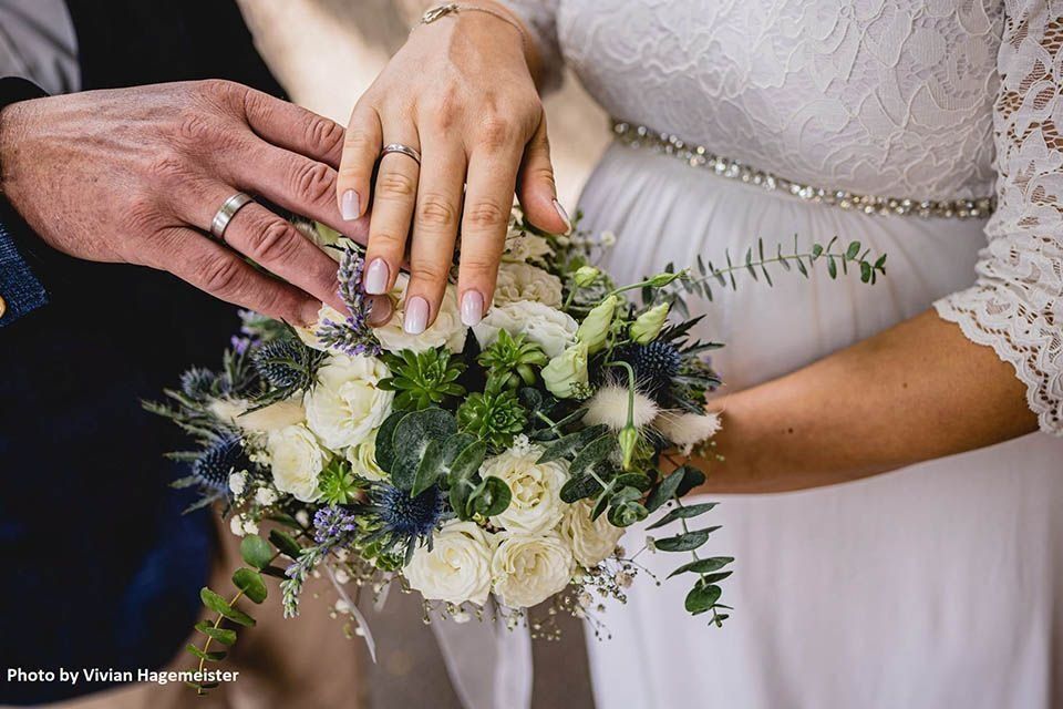 Pusteblume – Blumen und Geschenke – Brautstrauß