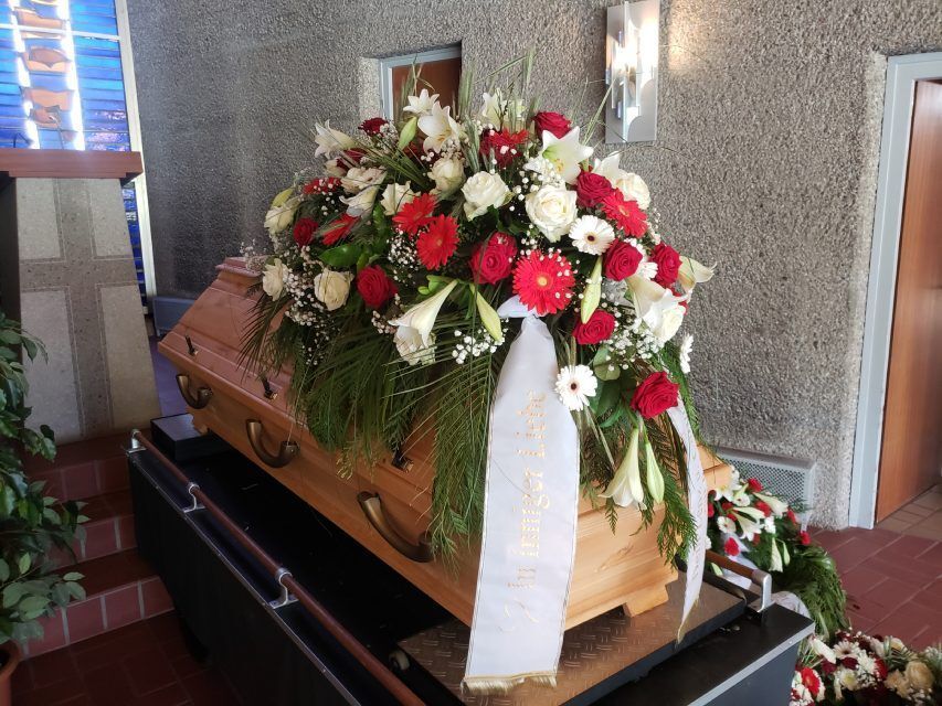 Pusteblume – Blumen und Geschenke – Sargschmuck