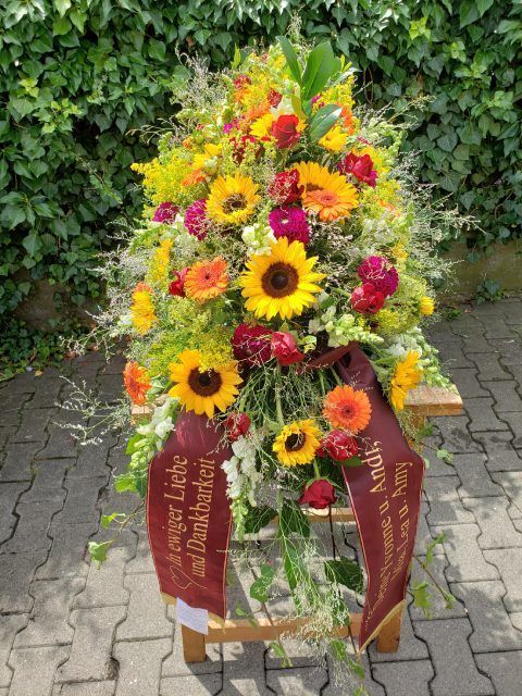 Pusteblume – Blumen und Geschenke – Sargschmuck