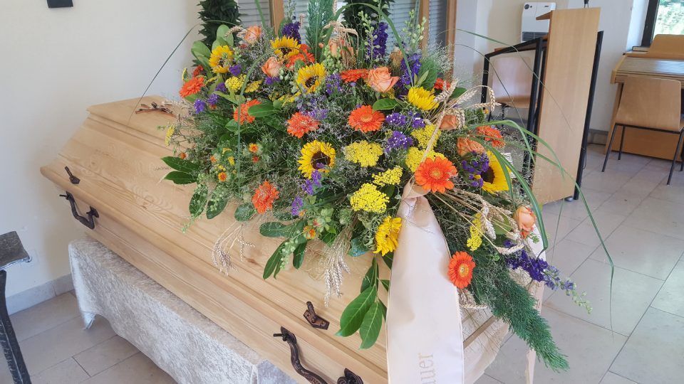 Pusteblume – Blumen und Geschenke – Sargschmuck