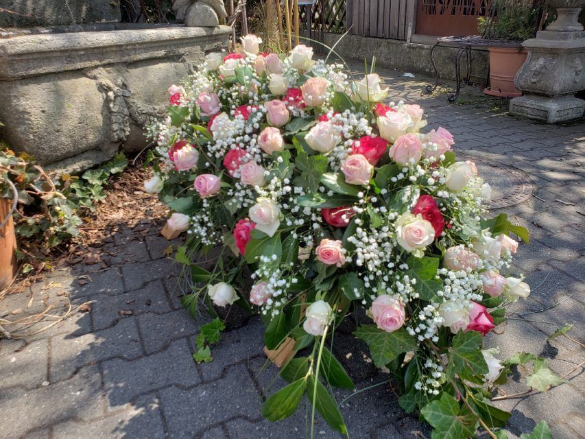 Pusteblume – Blumen und Geschenke – Sargschmuck