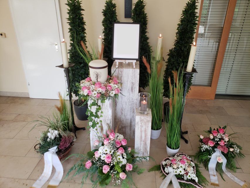 Pusteblume – Blumen und Geschenke – Urnenschmuck